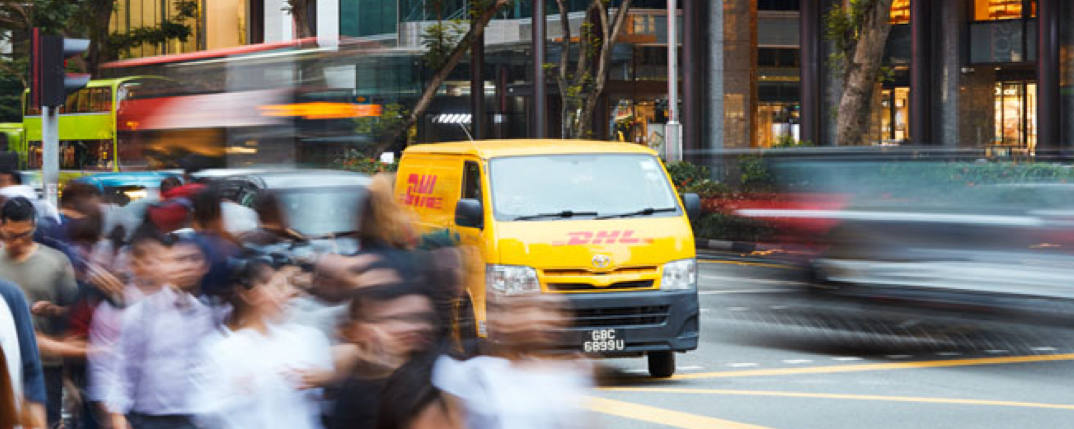 1/43 トヨタ ハイエース DHL Version（イエロー）【JC35011DH